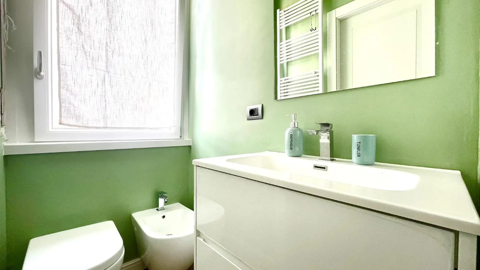 Charming Rooms Loreto 4 밀라노 0*,  이탈리아